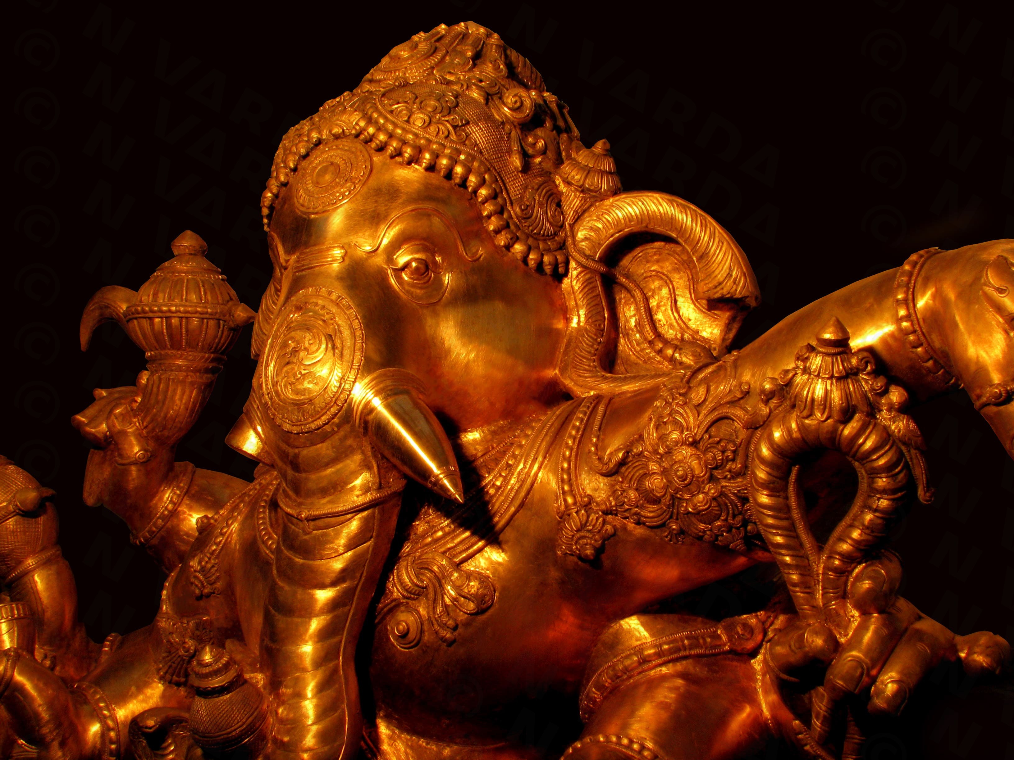 Manufacturing bronze idols