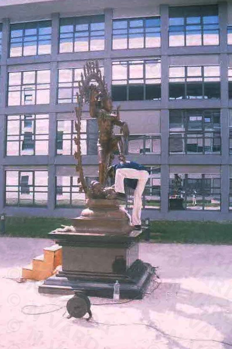 Fixing Nataraja on to Peedam